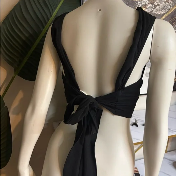 SHEIN Black Sleeveless Crop Tank Top - Picture 2 of 3